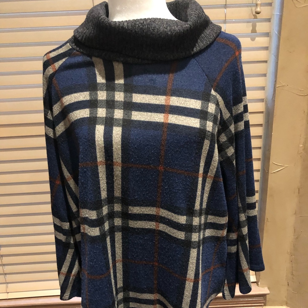 Cute Chris and Carol sweater in size medium - Picture 1 of 3
